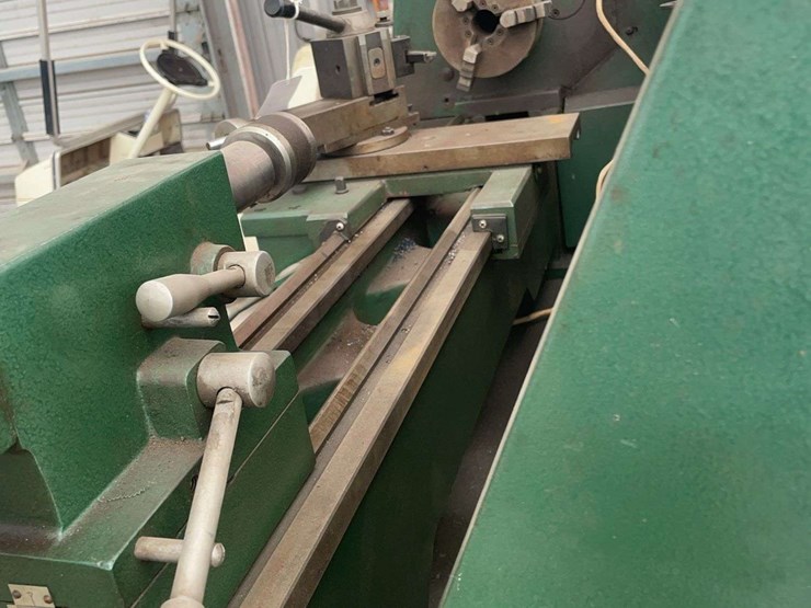 grizzley-g4003-metal-lathe,-2-complete-set-of-dies,-multiple-attachments,-220-single-phase,-multiple-tools-image-7