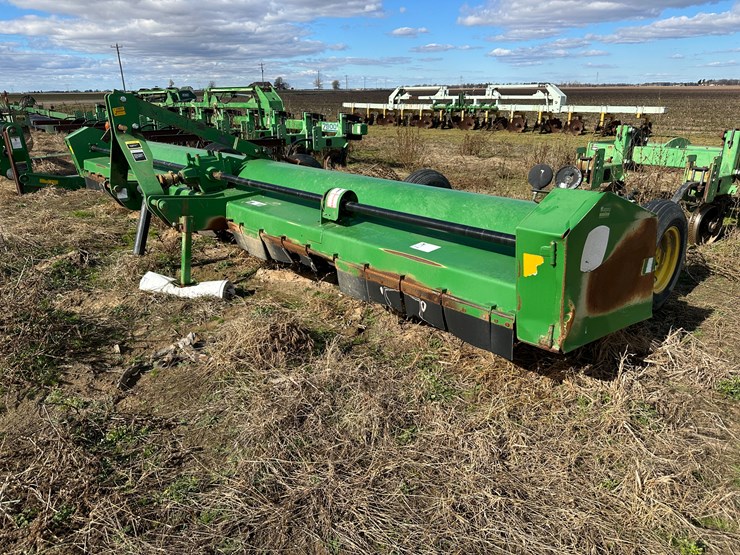 john-deere-520-image-1