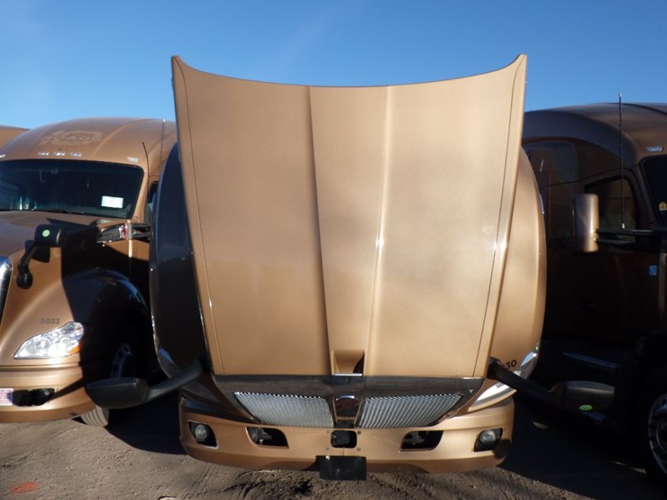 2022-kenworth-t680-image-27