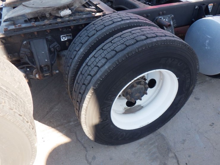 2016-kenworth-t680-image-4