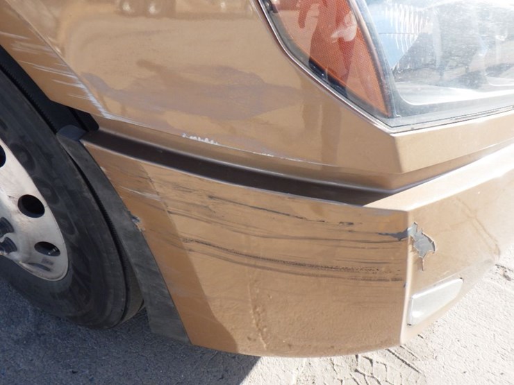 2023-freightliner-cascadia-126-image-4