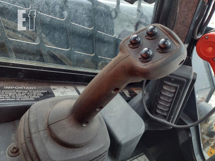 2021-deere-325g-image-10