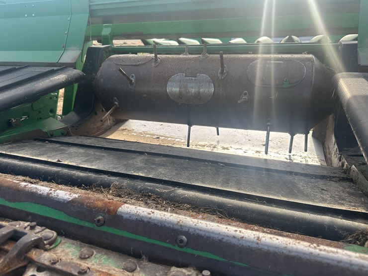 2015-john-deere-630d-image-28