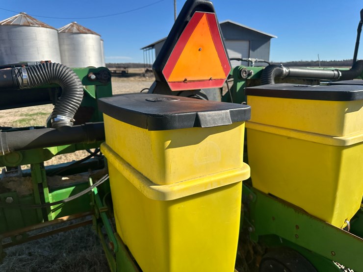 35257-john-deere-12-image-27