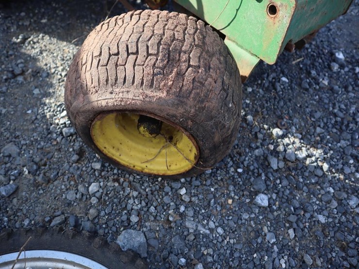 john-deere-112-image-10