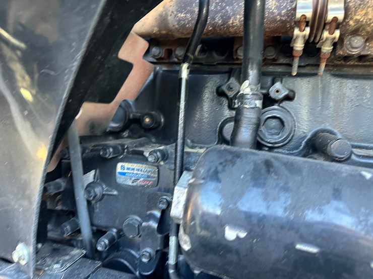 2014-new-holland-t8.330-image-55