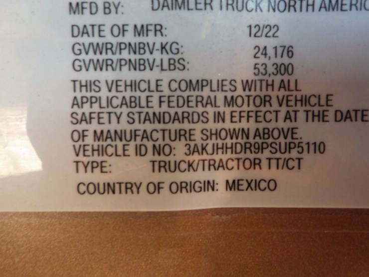 2023-freightliner-cascadia-126-image-23