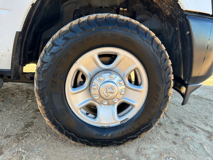 2022-dodge-2500-image-14