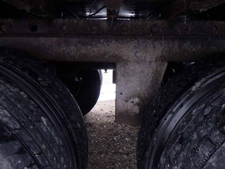 2011-utility-3000r-image-12