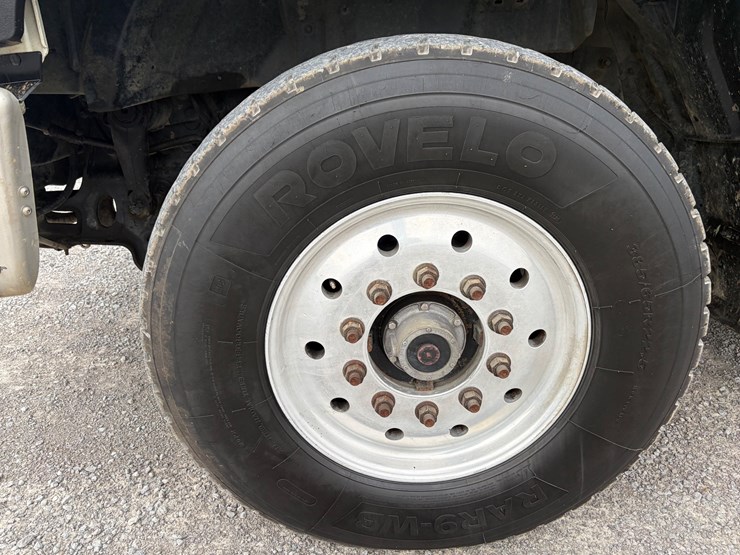 2016-caterpillar-ct660s-image-2