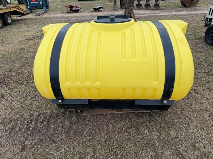 400-gallon-elliptical-tank-with-metal-straps-￼-image-6