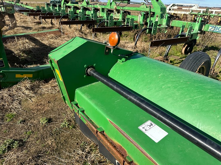 john-deere-520-image-31