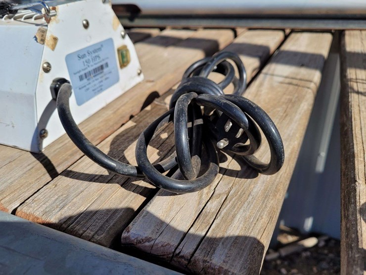 indoor-grow-light-image-2