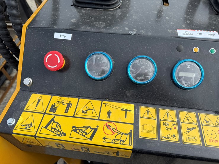 #83-•-unused-agt-mx-crt23-stand-on-tracked-loader-mxcrt232025j00636-inv#-35701-image-13