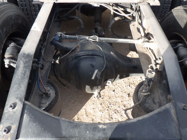 2022-freightliner-cascadia-126-image-12