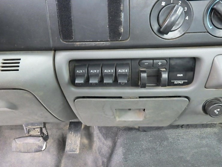 2006-ford-f450-image-25