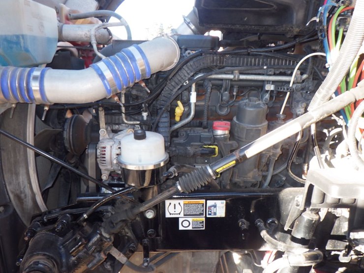 2022-kenworth-t680-image-30