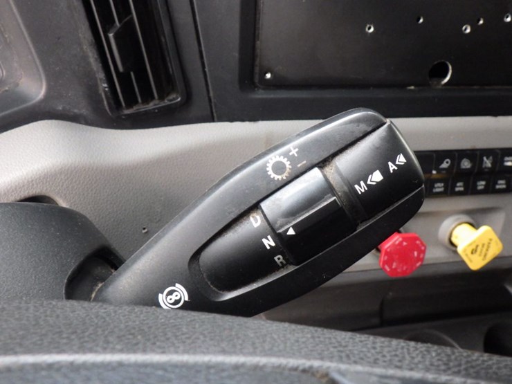 2022-freightliner-cascadia-126-image-20