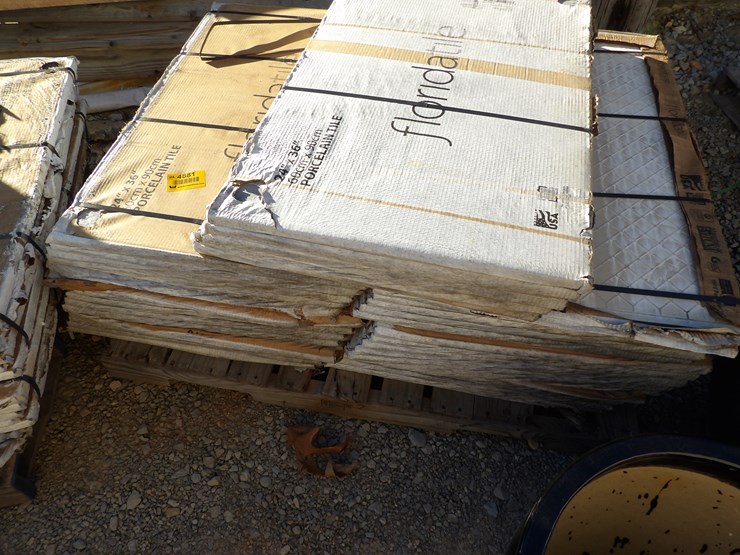 #4881-•-**lot-of-(3)-pallet-of-24"-x-36"-porcelain-tiles-image-1