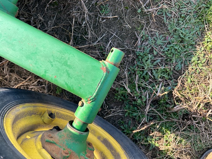 john-deere-520-image-8