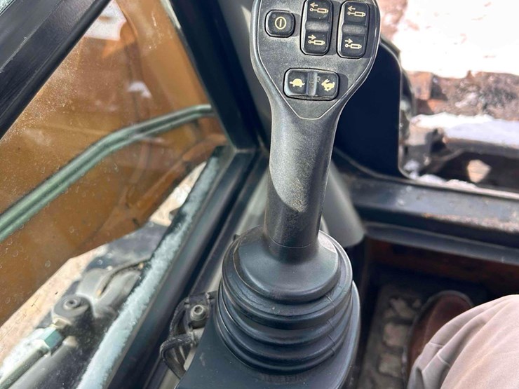 2021-case-tv450b-image-20