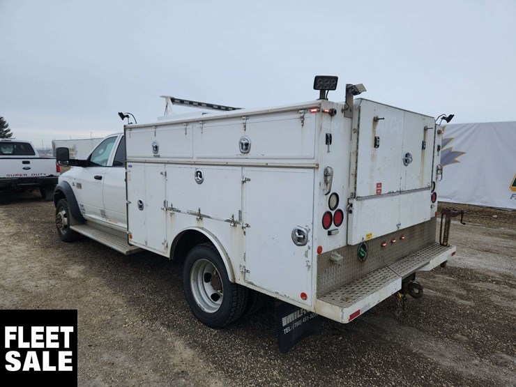 2012-ram-5500-4x4-s/a-service-truck-image-3