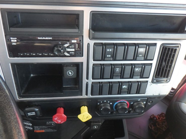 2020-mack-an64t-image-16