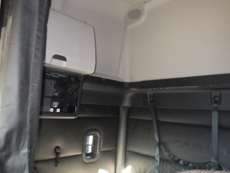 2023-freightliner-cascadia-126-image-21