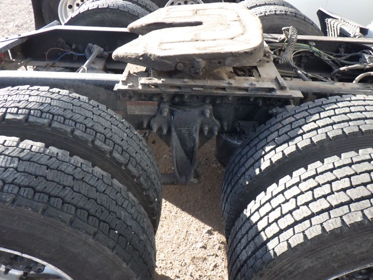 2022-freightliner-cascadia-126-image-6