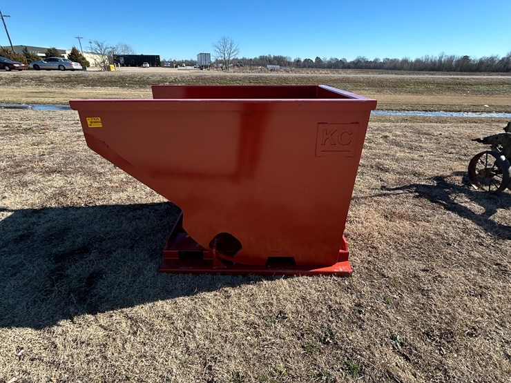 #37635-•-unused-2.0cy-skid-steer-hopper-w/fork-pockets-image-1