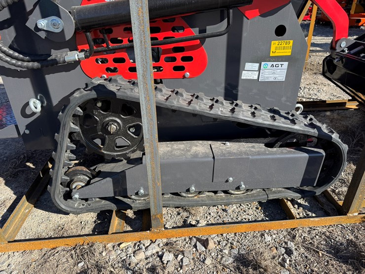 #22789-•-unused-agt-ysrt14-stand-on-tracked-loader-ysrt142025l102793-image-32