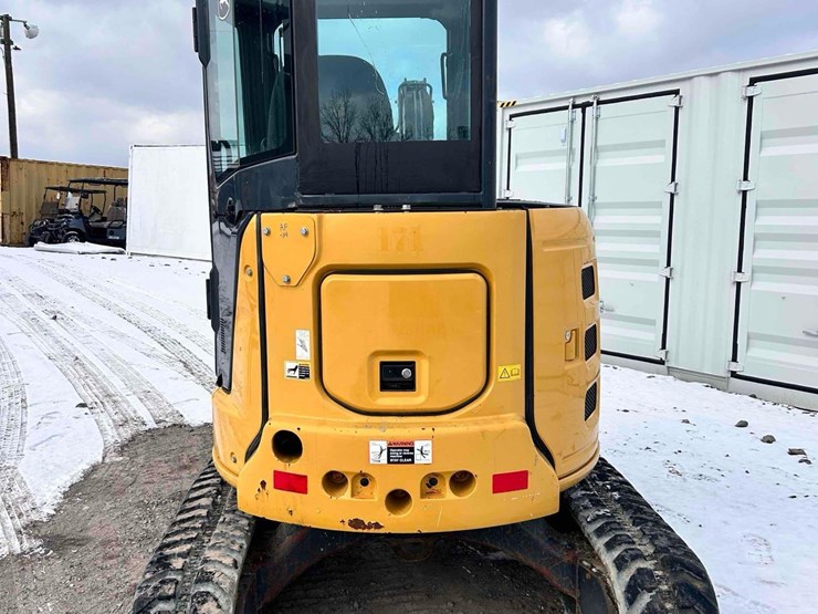 2019-deere-35g-image-4