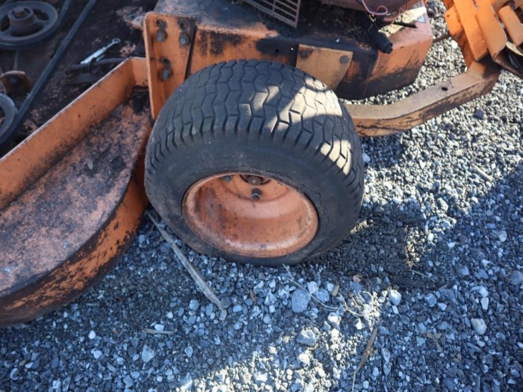 3-wheel-skag-riding-mower-non-running-image-9