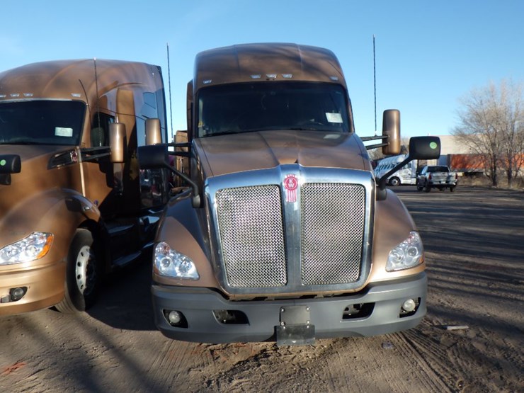 2022-kenworth-t680-image-4