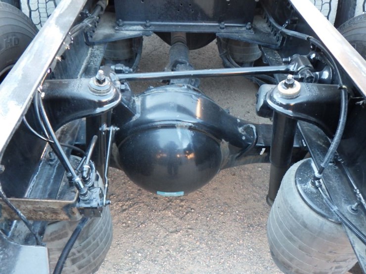 2022-kenworth-t680-image-11