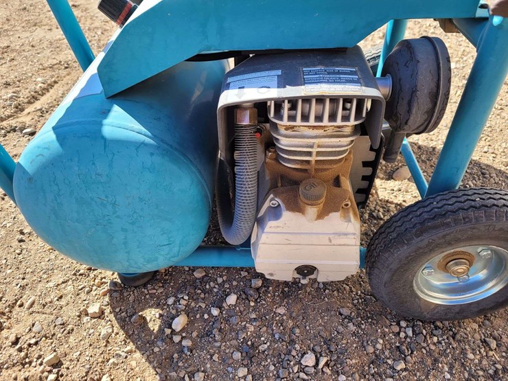 3hp-3.2-gallon-air-compressor-image-5