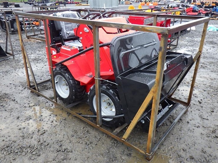 2025-agt-sda-140w-skid-steer-loader-image-4