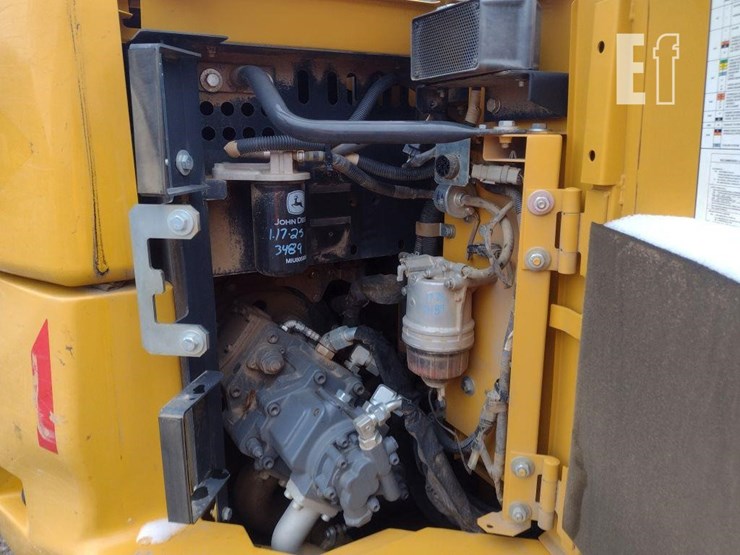 2021-deere-85g-image-47