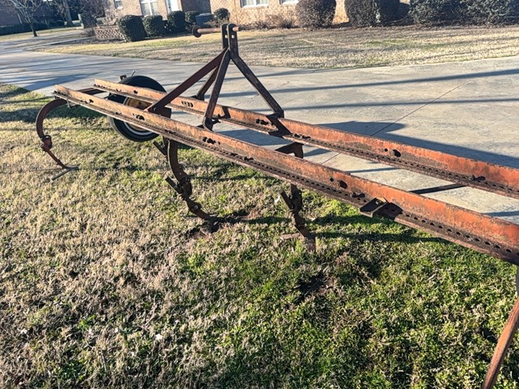 pittsburgh-4-row-cultivator-with-gauge-wheels-image-12