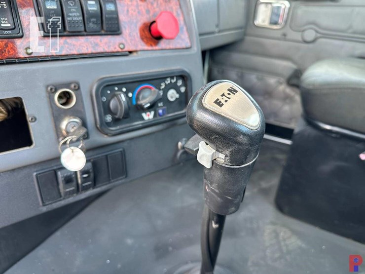 2012-western-star-4900-image-4