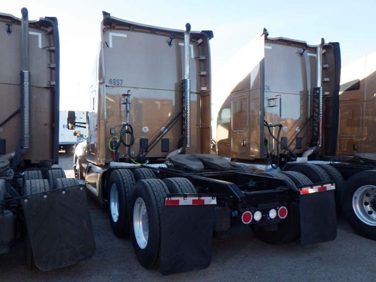 2022-kenworth-t680-image-17