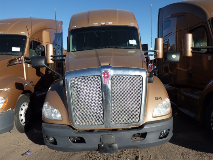 2022-kenworth-t680-image-3
