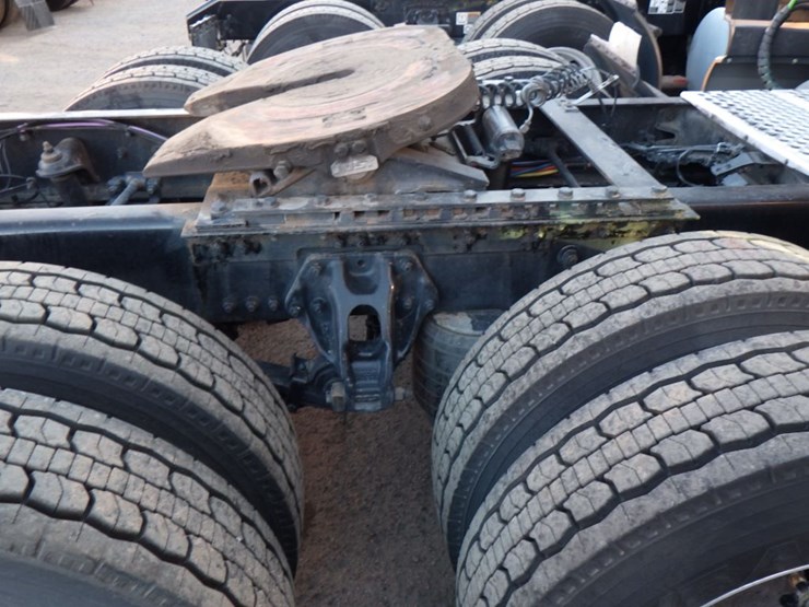 2022-kenworth-t680-image-8