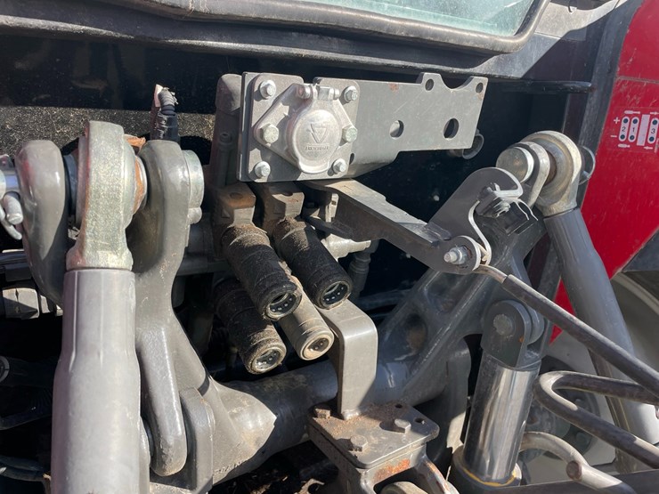 2018-massey-ferguson-4710-image-10