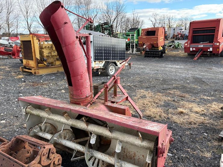 mckee-snowblower-image-5