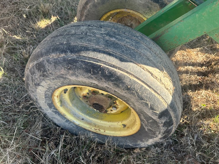 john-deere-27-image-12