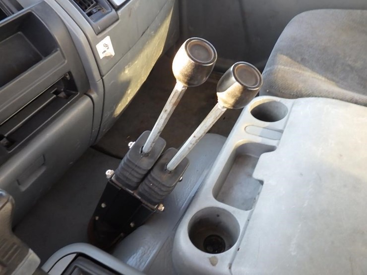 2000-mitsubishi-12'-s/a-hook-truck-image-31