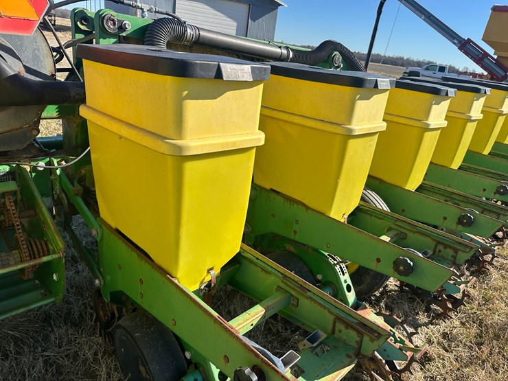 35257-john-deere-12-image-25