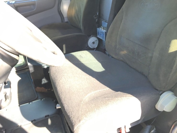 2012-peterbilt-382-image-8