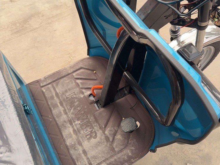 electric-tricycle-with-dump-bed,-60-volt-image-8